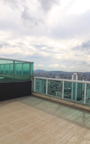 Apartamento à venda com 400m², 3 quartos e 5 vagasVaranda