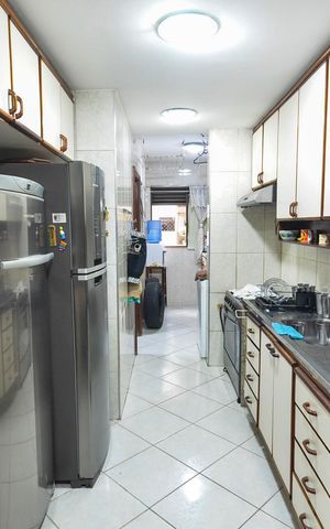 Apartamento à venda com 136m², 3 quartos e 2 vagas Apartamento à venda com 136m², 3 quartos e 2 vagasCozinha