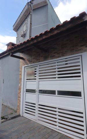 Casa à venda com 100m², 3 quartos e 2 vagasFachada