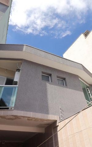 Casa à venda com 100m², 3 quartos e 2 vagasFachada interna