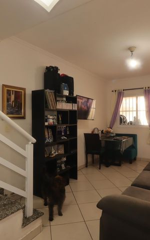 Casa à venda com 100m², 3 quartos e 2 vagasSala