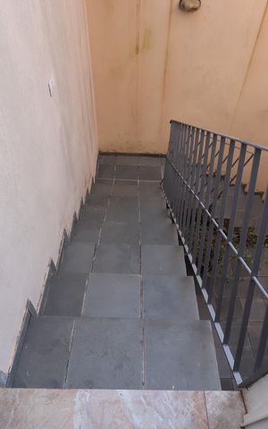 Casa à venda com 245m², 3 quartos e 2 vagasEscada para a Área Gourmet
