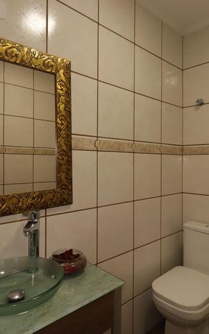 Casa à venda com 245m², 3 quartos e 2 vagasLavabo