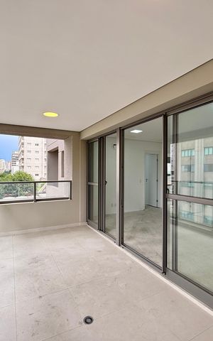 Apartamento à venda com 81m², 2 quartos e 1 vaga Apartamento à venda com 81m², 2 quartos e 1 vagaVaranda