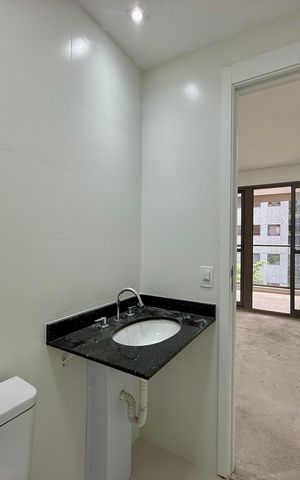 Apartamento à venda com 81m², 2 quartos e 1 vaga Apartamento à venda com 81m², 2 quartos e 1 vagaBanheiro Social