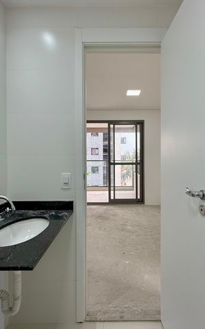 Apartamento à venda com 81m², 2 quartos e 1 vaga Apartamento à venda com 81m², 2 quartos e 1 vagaBanheiro Social