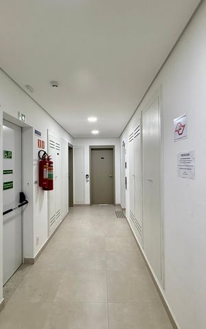 Apartamento à venda com 81m², 2 quartos e 1 vaga Apartamento à venda com 81m², 2 quartos e 1 vagaHall Apartamento