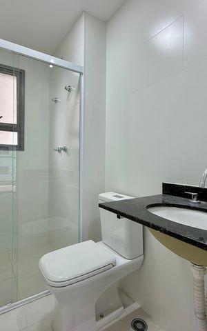Apartamento à venda com 81m², 2 quartos e 1 vaga Apartamento à venda com 81m², 2 quartos e 1 vagaBanheiro Social