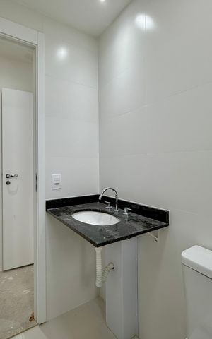 Apartamento à venda com 81m², 2 quartos e 1 vaga Apartamento à venda com 81m², 2 quartos e 1 vagaBanheiro Suíte