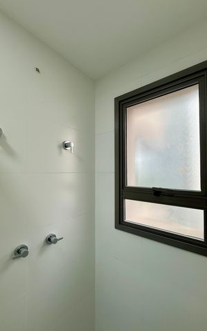 Apartamento à venda com 81m², 2 quartos e 1 vaga Apartamento à venda com 81m², 2 quartos e 1 vagaBanheiro Suíte