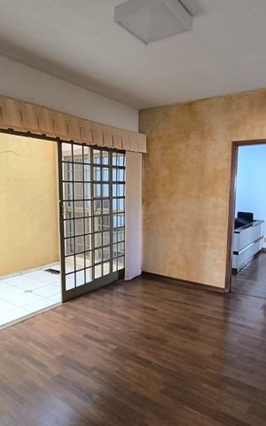 Casa para alugar com 300m², 4 quartos e 4 vagas Casa para alugar com 300m², 4 quartos e 4 vagasSala