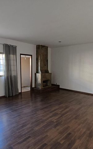 Casa para alugar com 300m², 4 quartos e 4 vagas Casa para alugar com 300m², 4 quartos e 4 vagasSala