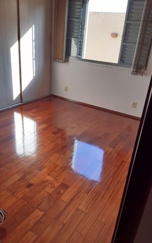Casa para alugar com 300m², 4 quartos e 4 vagas Casa para alugar com 300m², 4 quartos e 4 vagasQuarto