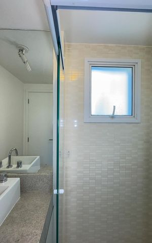 Apartamento à venda com 72m², 2 quartos e 2 vagasBanheiro da Suíte