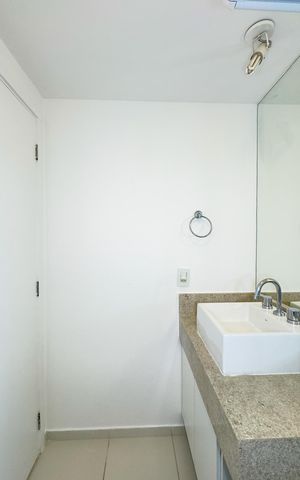 Apartamento à venda com 72m², 2 quartos e 2 vagasBanheiro da Suíte