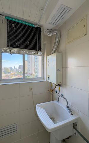 Apartamento à venda com 72m², 2 quartos e 2 vagasCozinha e Área de Serviço