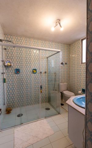 Casa à venda com 400m², 3 quartos e 4 vagas Casa à venda com 400m², 3 quartos e 4 vagasBanheiro
