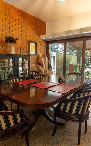 Casa à venda com 400m², 3 quartos e 4 vagas Casa à venda com 400m², 3 quartos e 4 vagasSala