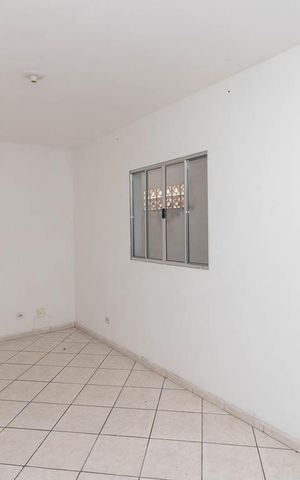 Casa para alugar com 42m², 2 quartos e sem vaga Casa para alugar com 42m², 2 quartos e sem vagaSala