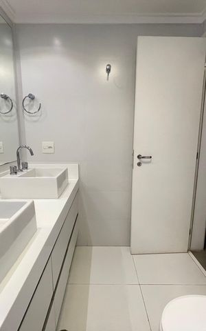 Apartamento à venda com 171m², 4 quartos e 3 vagas Apartamento à venda com 171m², 4 quartos e 3 vagasBanheiro 3