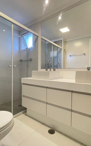 Apartamento à venda com 171m², 4 quartos e 3 vagas Apartamento à venda com 171m², 4 quartos e 3 vagasBanheiro 3
