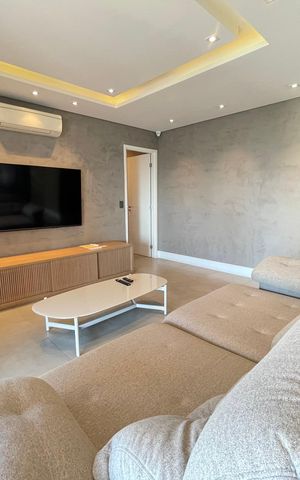 Apartamento à venda com 171m², 4 quartos e 3 vagas Apartamento à venda com 171m², 4 quartos e 3 vagasSala