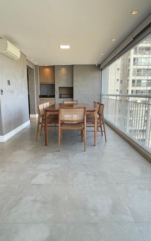 Apartamento à venda com 171m², 4 quartos e 3 vagas Apartamento à venda com 171m², 4 quartos e 3 vagasVaranda