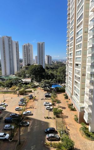 Apartamento à venda com 171m², 4 quartos e 3 vagas Apartamento à venda com 171m², 4 quartos e 3 vagasVista da Varanda