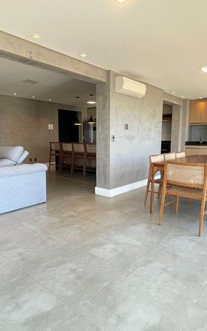 Apartamento à venda com 171m², 4 quartos e 3 vagas Apartamento à venda com 171m², 4 quartos e 3 vagasVaranda