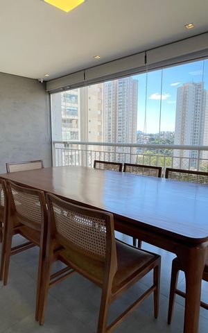 Apartamento à venda com 171m², 4 quartos e 3 vagas Apartamento à venda com 171m², 4 quartos e 3 vagasVaranda