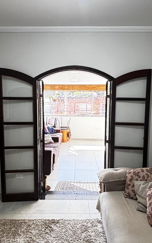 Casa à venda com 175m², 2 quartos e 1 vaga Casa à venda com 175m², 2 quartos e 1 vagaSala de Tv