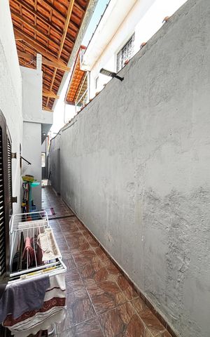 Casa à venda com 175m², 2 quartos e 1 vaga Casa à venda com 175m², 2 quartos e 1 vagaCorredor