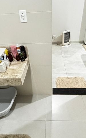 Casa à venda com 175m², 2 quartos e 1 vaga Casa à venda com 175m², 2 quartos e 1 vagaBanheiro da Suíte