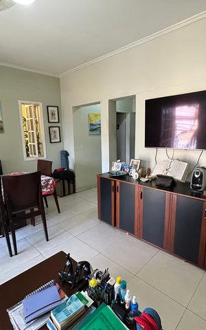 Casa para alugar com 181m², 4 quartos e 1 vagaSala