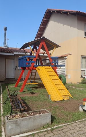 Casa de condomínio à venda com 106m², 3 quartos e 2 vagasÁrea comum - Playground