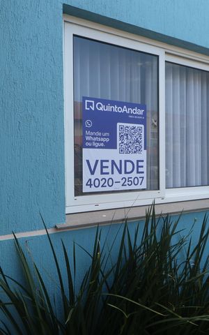 Casa de condomínio à venda com 106m², 3 quartos e 2 vagasPlaca