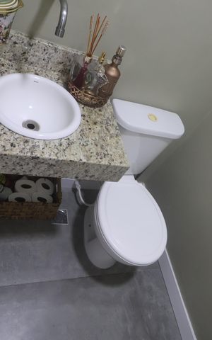 Casa de condomínio à venda com 106m², 3 quartos e 2 vagasLavabo