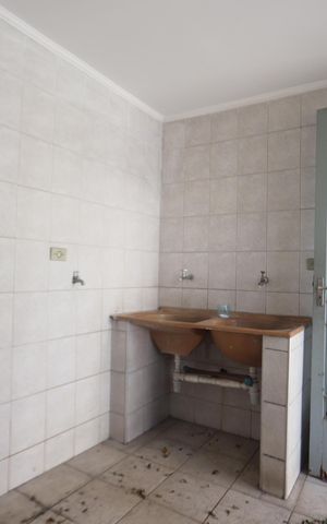 Casa à venda com 150m², 3 quartos e 1 vagaÁrea de serviço