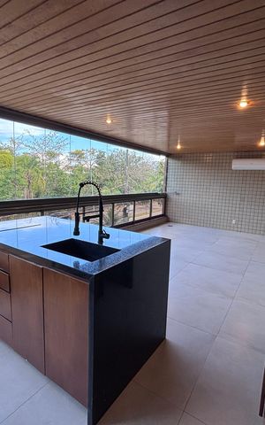 Apartamento à venda com 123m², 4 quartos e 3 vagas Apartamento à venda com 123m², 4 quartos e 3 vagasVaranda