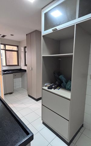 Apartamento à venda com 123m², 4 quartos e 3 vagas Apartamento à venda com 123m², 4 quartos e 3 vagasCozinha
