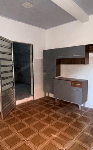 Casa para alugar com 80m², 2 quartos e sem vaga