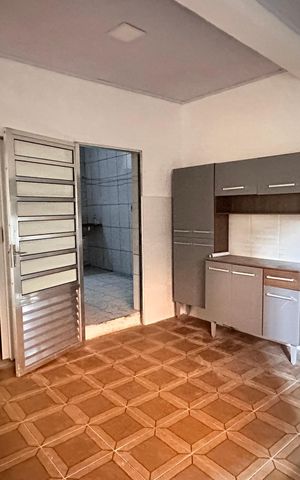 Casa para alugar com 80m², 2 quartos e sem vaga