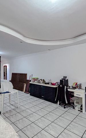 Casa à venda com 275m², 3 quartos e 2 vagasSala