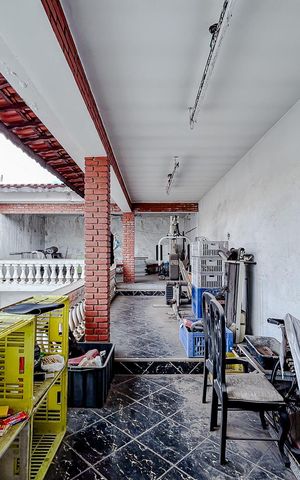 Casa à venda com 275m², 3 quartos e 2 vagasÁrea externa