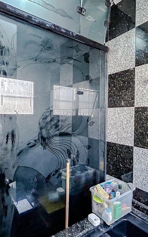Casa à venda com 275m², 3 quartos e 2 vagasBanheiro