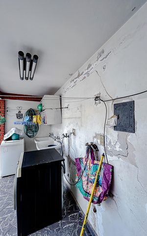 Casa à venda com 275m², 3 quartos e 2 vagasÁrea de Serviço
