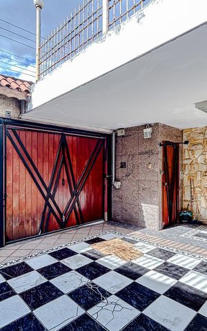 Casa à venda com 275m², 3 quartos e 2 vagasGaragem