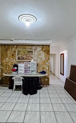 Casa à venda com 275m², 3 quartos e 2 vagasSala