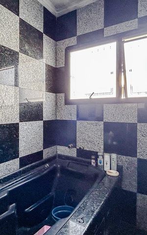 Casa à venda com 275m², 3 quartos e 2 vagasBanheiro
