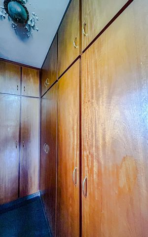 Casa à venda com 275m², 3 quartos e 2 vagasCloset da suíte